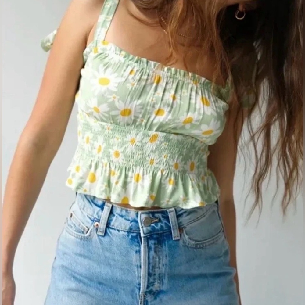 NWT Elodie Daisy Y2K Gathered Bust Lightweight Tank - Size M